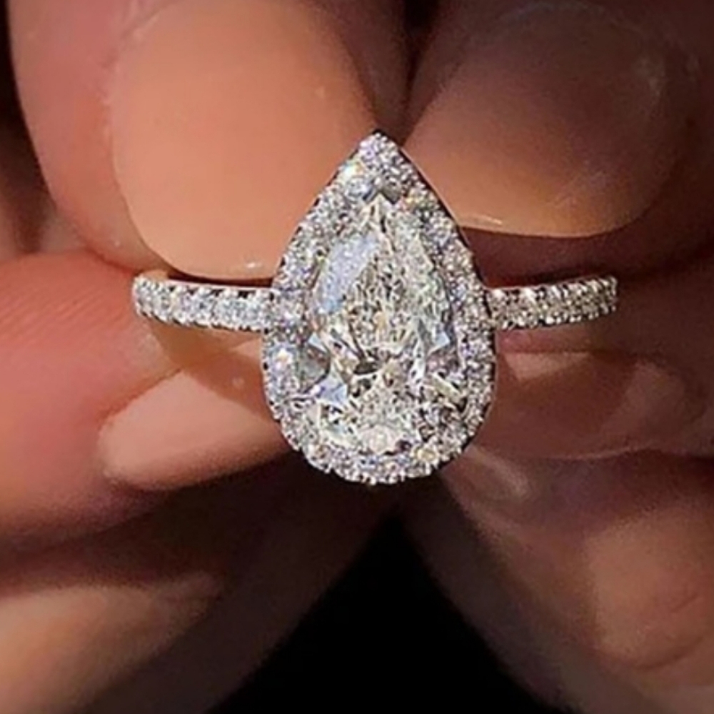 Water Drop Moissanite Diamond Ring